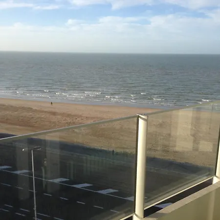 Raversijde With Seaview 오스텐드